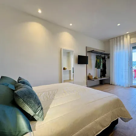 Yourhome - Il Pino & Casa de hóspedes